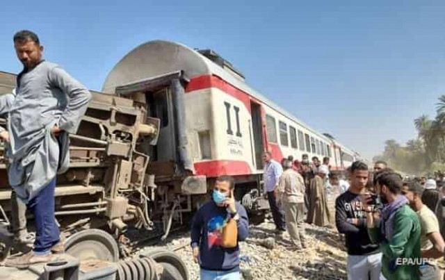 В Египте столкновение поездов произошло из-за сорванного стоп-крана