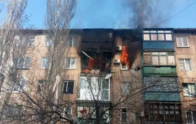 Авдеевку дважды обстреляли фосфорными снарядами и ударили авиацией: есть раненый
