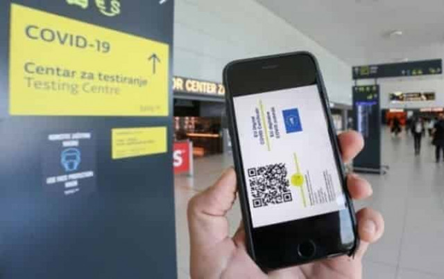 Украинцы начали получать COVID-сертификаты