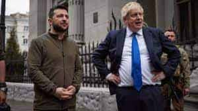 Зеленский обсудил с Джонсоном гарантии безопасности и усиление оборонной поддержки