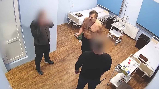 Возвращение Саакашвили из госпиталя в тюрьму отложено
