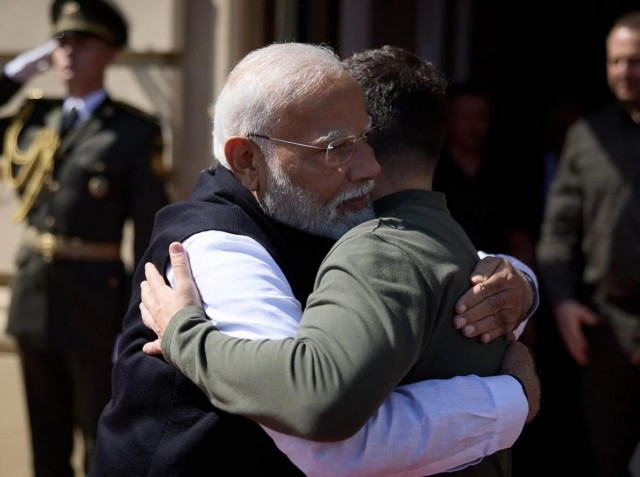 Зеленський запропонував провести саміт миру в Індії, Моді ще думає, - Bloomberg
